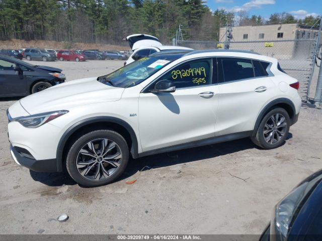 SJKCH5CR2HA025451 Infiniti Qx30 Premium
