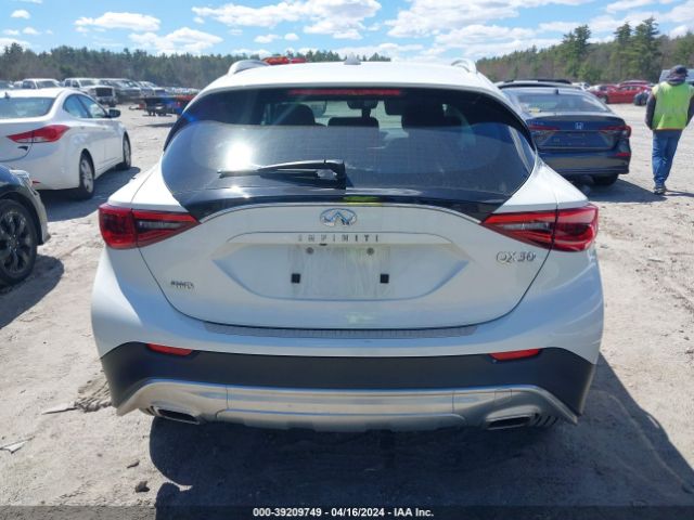 SJKCH5CR2HA025451 Infiniti Qx30 Premium
