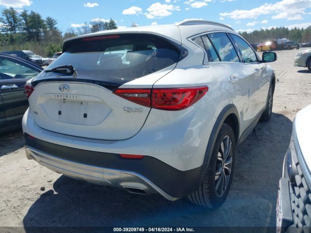 SJKCH5CR2HA025451 Infiniti Qx30 Premium