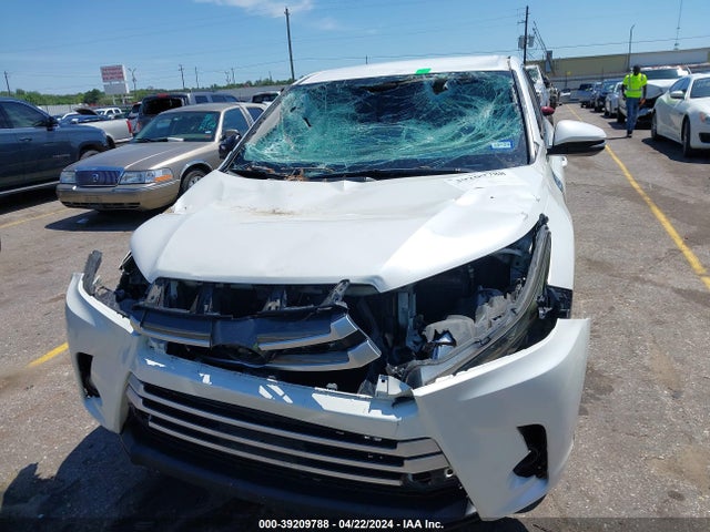 Toyota Highlander Le Plus 2017 5TDZZRFH0HS195492 Image 12
