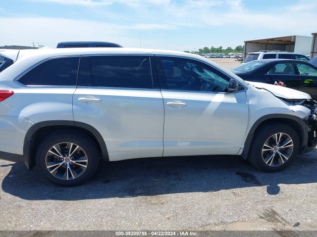 Toyota Highlander Le Plus 2017 5TDZZRFH0HS195492 Image 13
