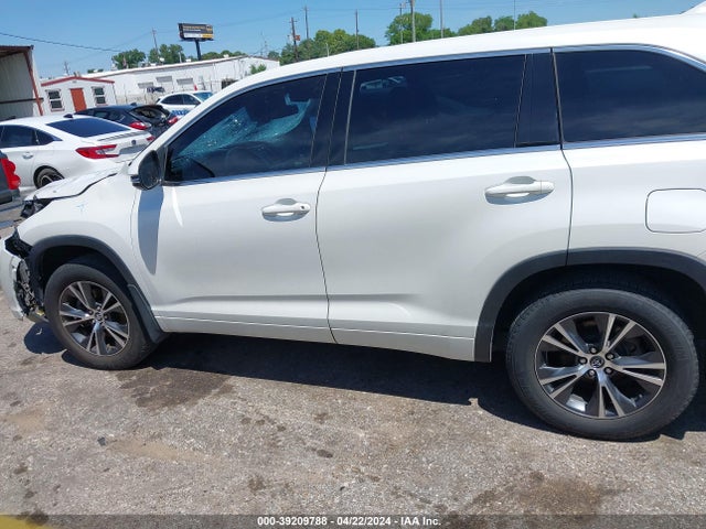 Toyota Highlander Le Plus 2017 5TDZZRFH0HS195492 Image 14