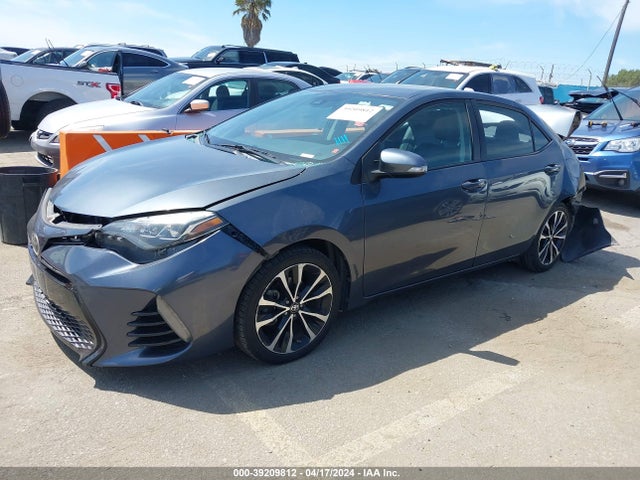 Toyota COROLLA SE 2017 5YFBURHEXHP658038 Image 2