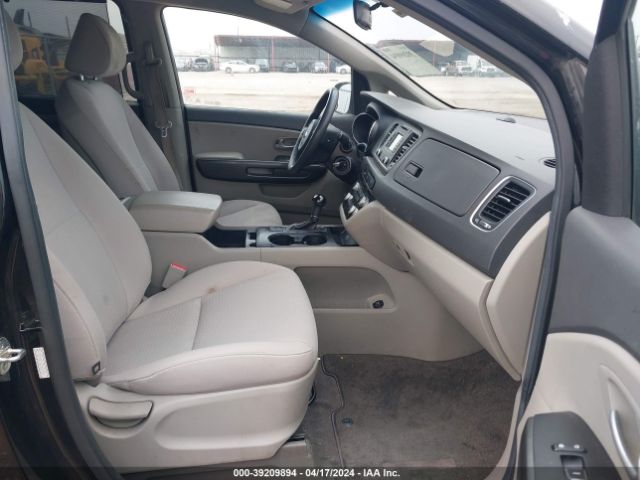 KNDMB5C11G6085936 KIA SEDONA LX