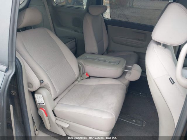 KNDMB5C11G6085936 KIA SEDONA LX
