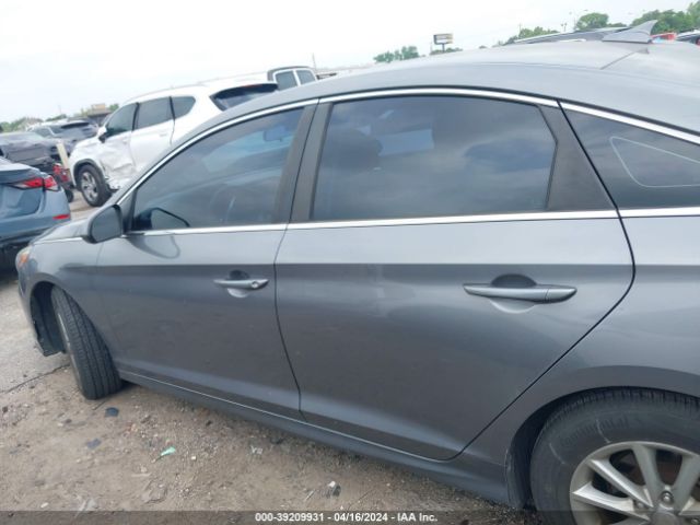 5NPE24AF2JH620802 Hyundai SONATA SE