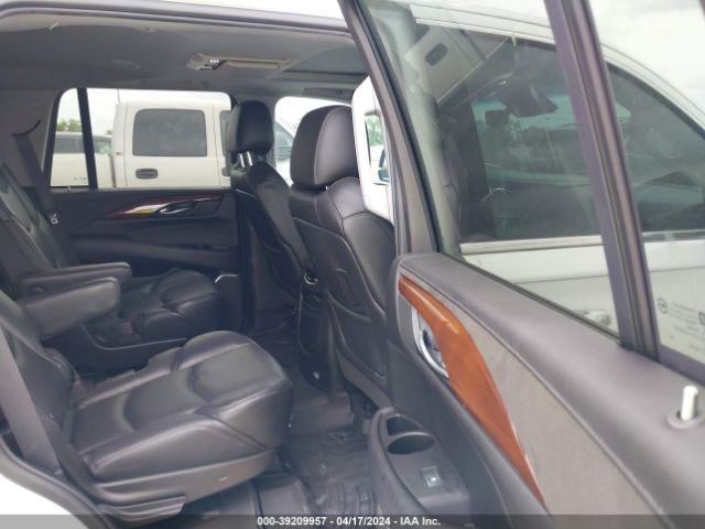 1GYS3BKJ9KR321142 Cadillac Escalade Luxury