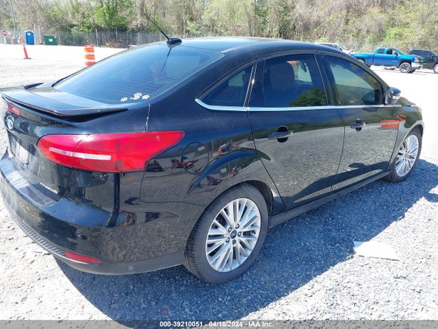 Ford Focus Titanium 2018 1FADP3J2XJL239723 Image 4