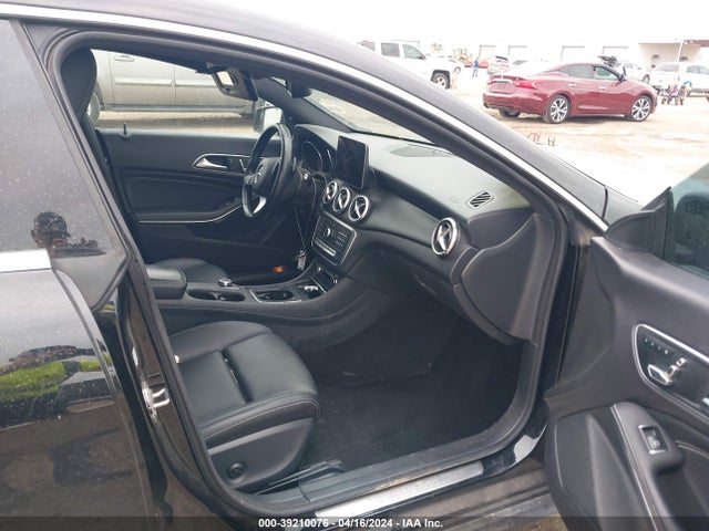 Mercedes-Benz CLA 250 2019 WDDSJ4EB2KN767626 Image 5