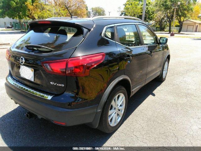 JN1BJ1CR4HW119204 Nissan Rogue Sport Sv