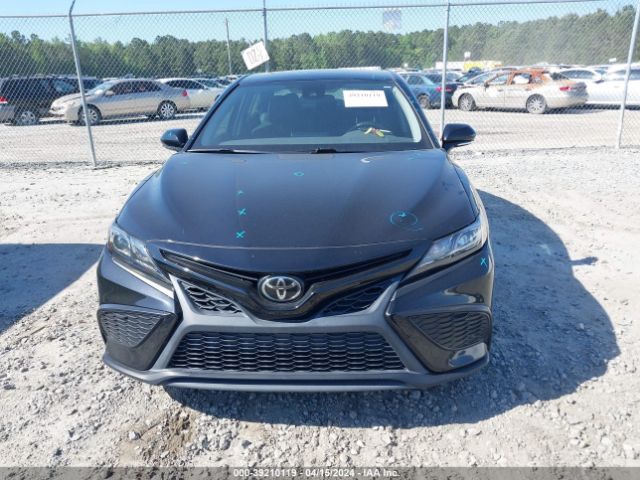 4T1G11AKXNU621663 Toyota CAMRY SE