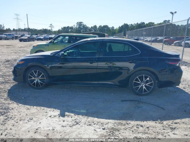 4T1G11AKXNU621663 Toyota CAMRY SE