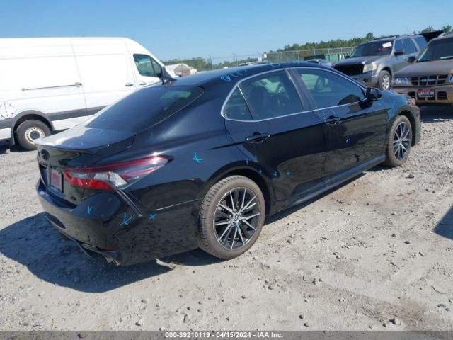 4T1G11AKXNU621663 Toyota CAMRY SE