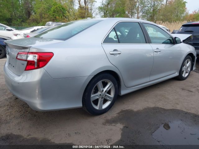 4T1BF1FK2EU344432 Toyota CAMRY SE