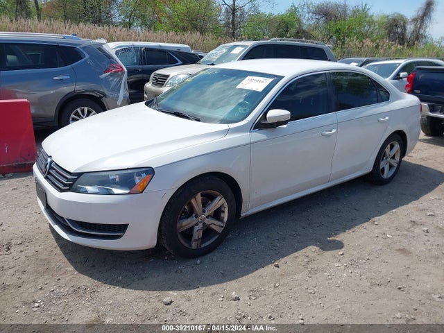 1VWBT7A33EC063243 Volkswagen Passat 1.8t Se