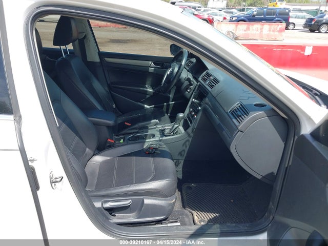 1VWBT7A33EC063243 Volkswagen Passat 1.8t Se