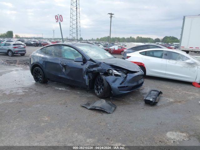 Auction sale of the 2022 Tesla Model Y Long Range Dual Motor All-wheel Drive, vin: 7SAYGDEE2NF389696, lot number: 39210224