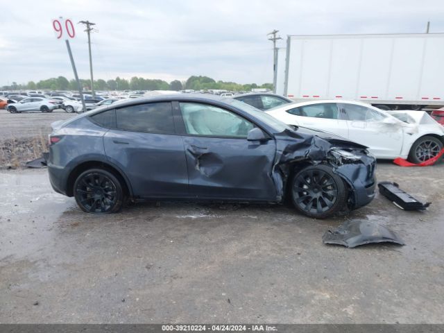 7SAYGDEE2NF389696 Tesla Model Y Long Range Dual Motor All-wheel Drive