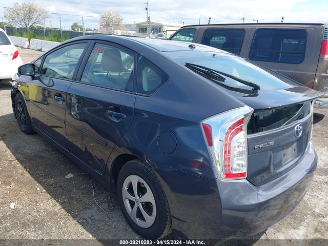 Toyota Prius Two 2015 JTDKN3DU9F0418087 Image 3