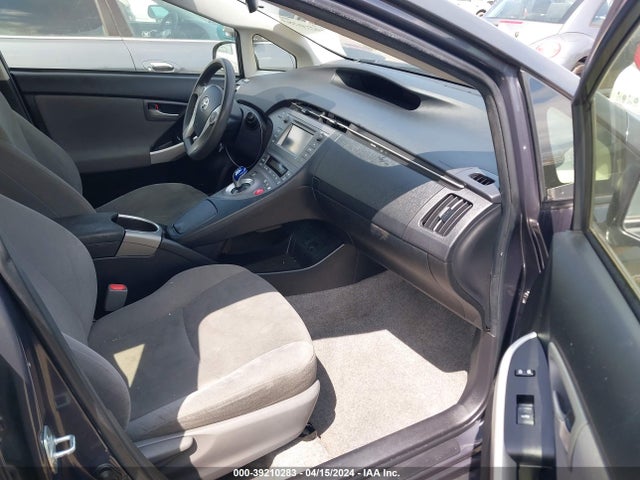 Toyota Prius Two 2015 JTDKN3DU9F0418087 Image 5
