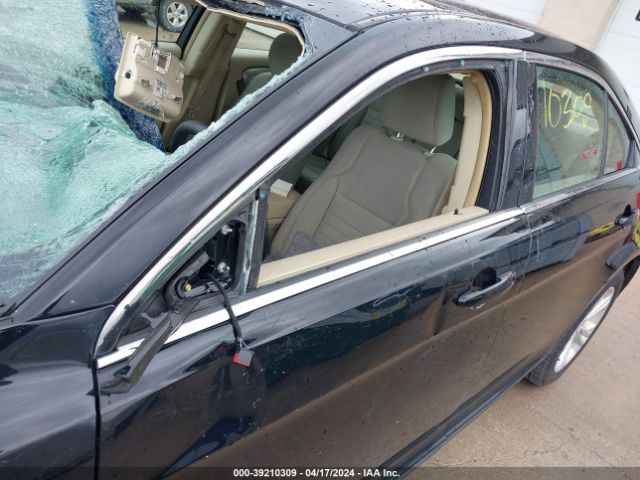 1FAHP2D83JG106466 Ford TAURUS SE