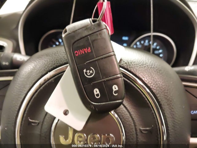 3C4NJCBB3JT300607 Jeep Compass Latitude Fwd