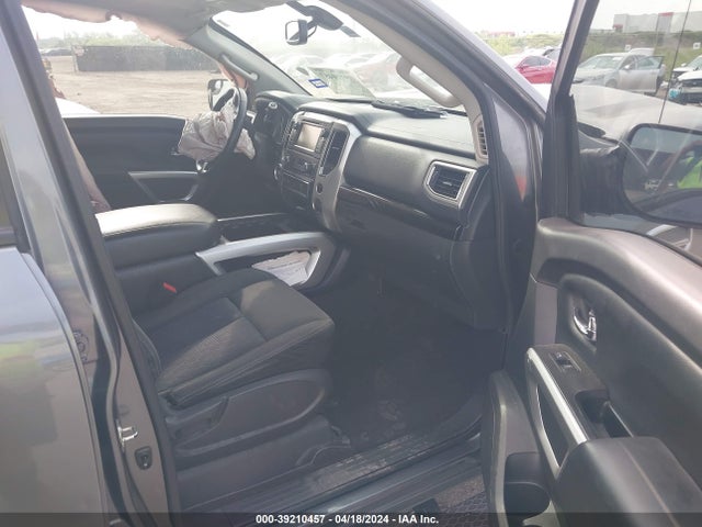 Nissan TITAN SV 2017 1N6AA1E69HN533349 Image 5