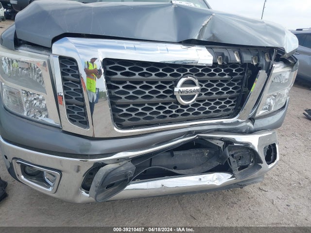 Nissan TITAN SV 2017 1N6AA1E69HN533349 Image 6