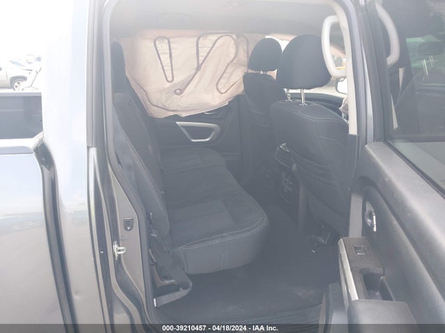 Nissan TITAN SV 2017 1N6AA1E69HN533349 Image 8