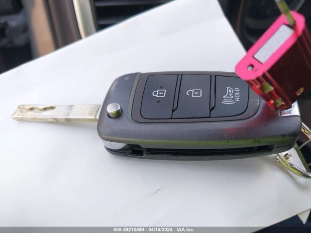 KMHRC8A39NU141991 Hyundai Venue Sel