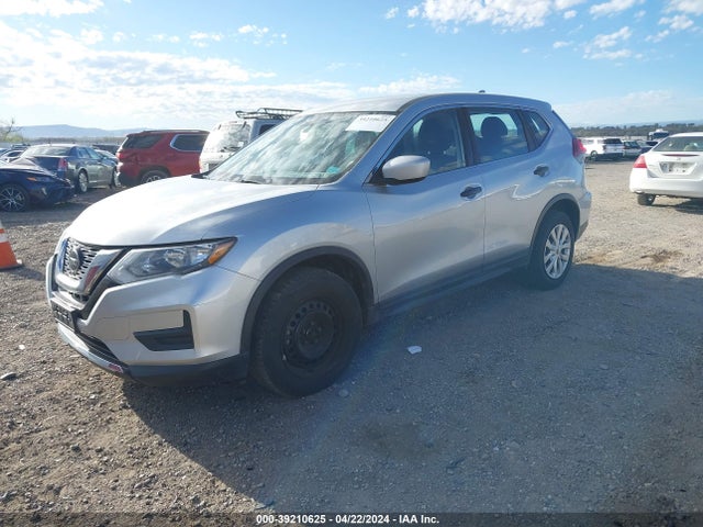 Nissan ROGUE S 2018 KNMAT2MV6JP583390 Image 2