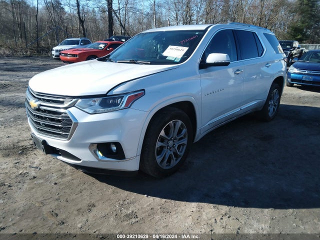 Chevrolet Traverse Premier 2018 1GNEVJKW3JJ172847 Image 2