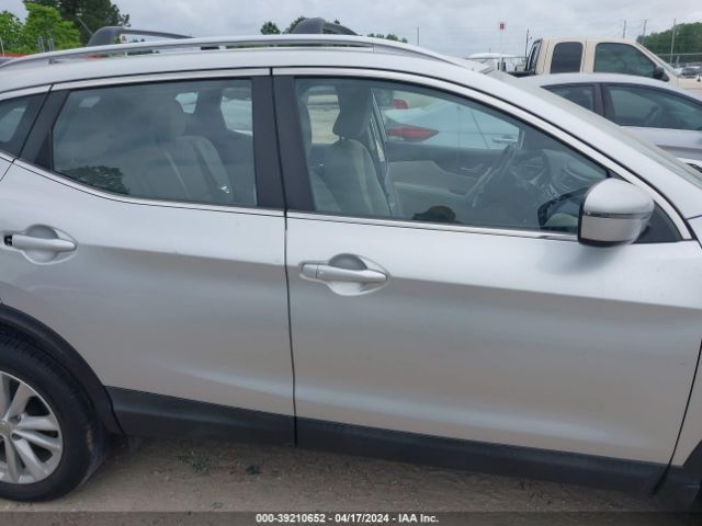 JN1BJ1CR8JW206755 Nissan Rogue Sport Sv