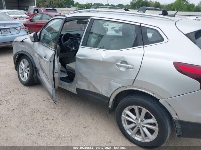 JN1BJ1CR8JW206755 Nissan Rogue Sport Sv