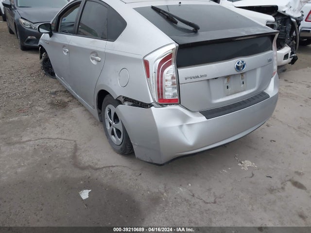 Toyota Prius Three 2014 JTDKN3DU3E1754701 Image 13