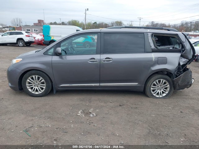 Toyota Sienna Xle 8 Passenger 2017 5TDYZ3DC7HS868441 Image 14