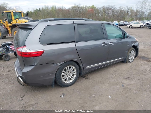 Toyota Sienna Xle 8 Passenger 2017 5TDYZ3DC7HS868441 Image 4