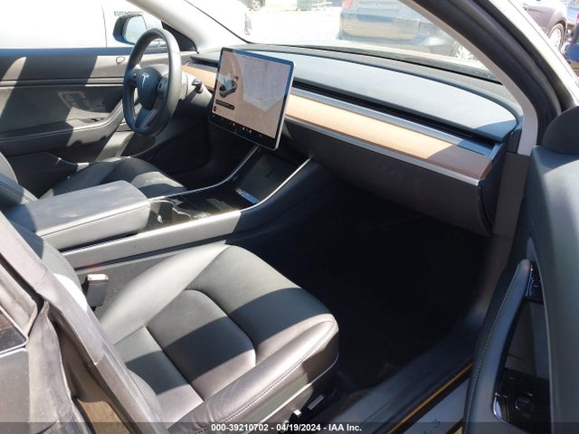 Tesla Model 3 Long Range/performance 2018 5YJ3E1EB4JF114438 Image 5