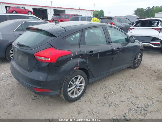 Ford FOCUS SE 2017 1FADP3K24HL217922 Image 4