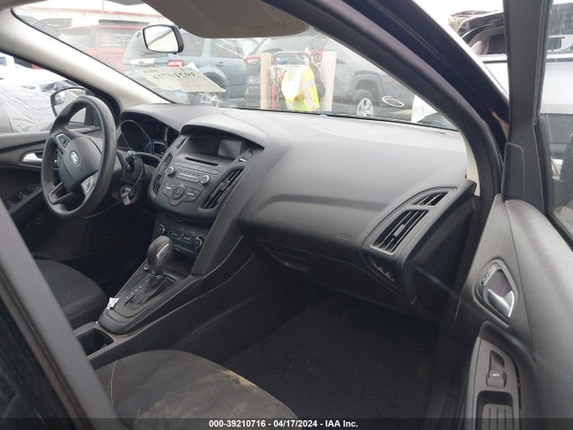 Ford FOCUS SE 2017 1FADP3K24HL217922 Image 5