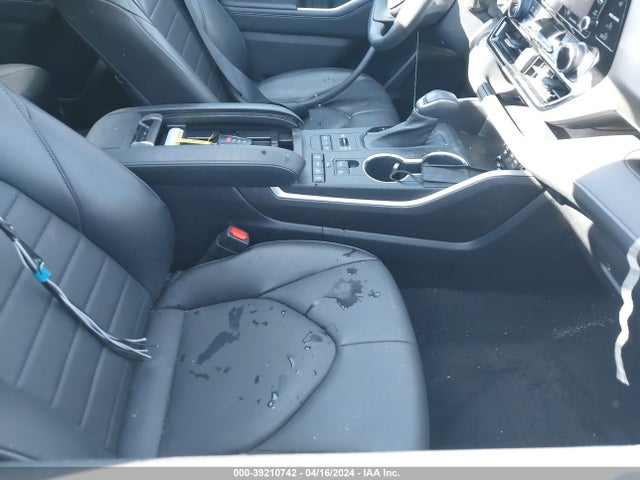 Toyota Highlander Xle 2022 5TDHZRBH3NS225002 Image 5