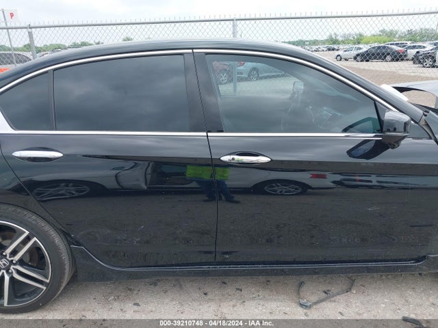 Honda Accord Touring 2016 1HGCR3F92GA015714 Image 13