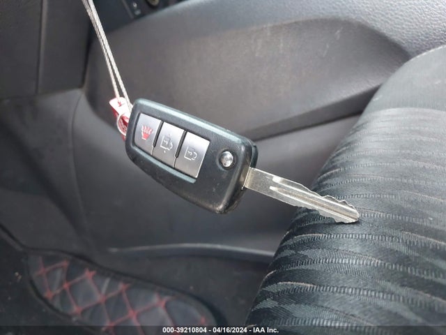 Nissan ROGUE S 2017 KNMAT2MV8HP601947 Image 11