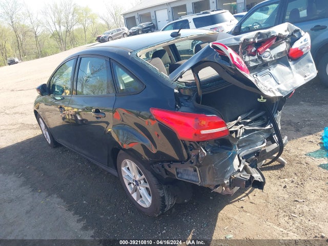 Ford FOCUS SE 2015 1FADP3F21FL203645 Image 3