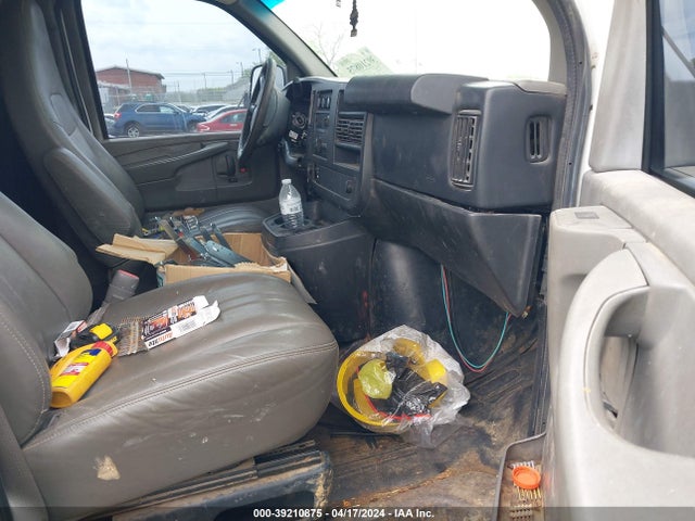 Chevrolet Express 2500 Work Van 2014 1GCWGFCA2E1209951 Image 5