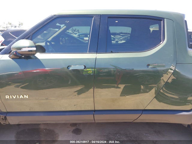 Rivian R1t Adventure 2022 7FCTGAAA5NN008542 Image 15