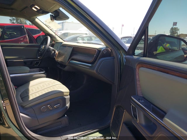 Rivian R1t Adventure 2022 7FCTGAAA5NN008542 Image 5