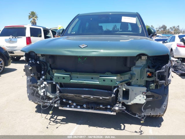 Rivian R1t Adventure 2022 7FCTGAAA5NN008542 Image 6