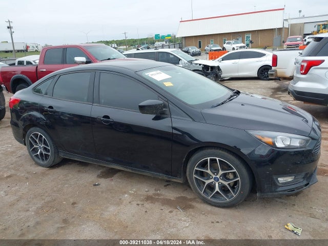 Ford FOCUS SE 2018 1FADP3F26JL220465 Image 14