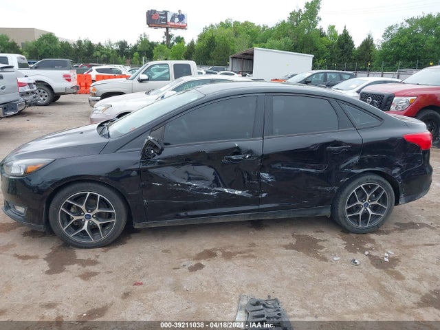 Ford FOCUS SE 2018 1FADP3F26JL220465 Image 15